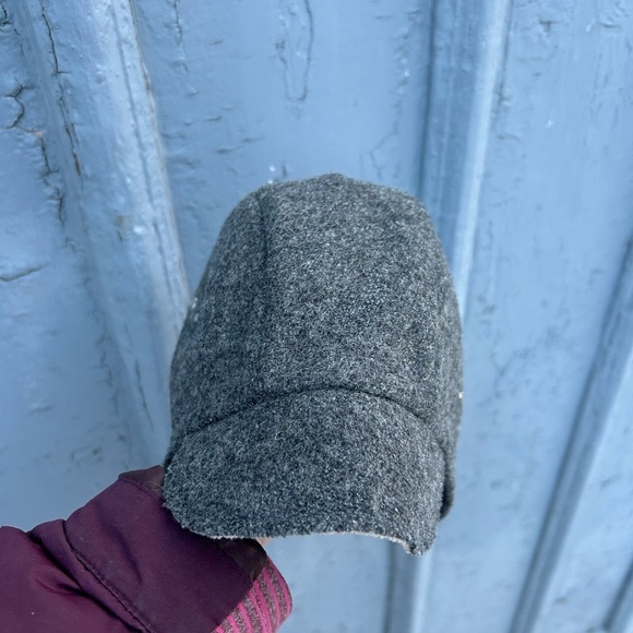 Wildhagen Handmade in Canada Grey Wool Hat - Picture 8 of 11